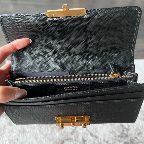 Prada large portafogli saffiano leather lock wallet in black - Picture 6 of 10